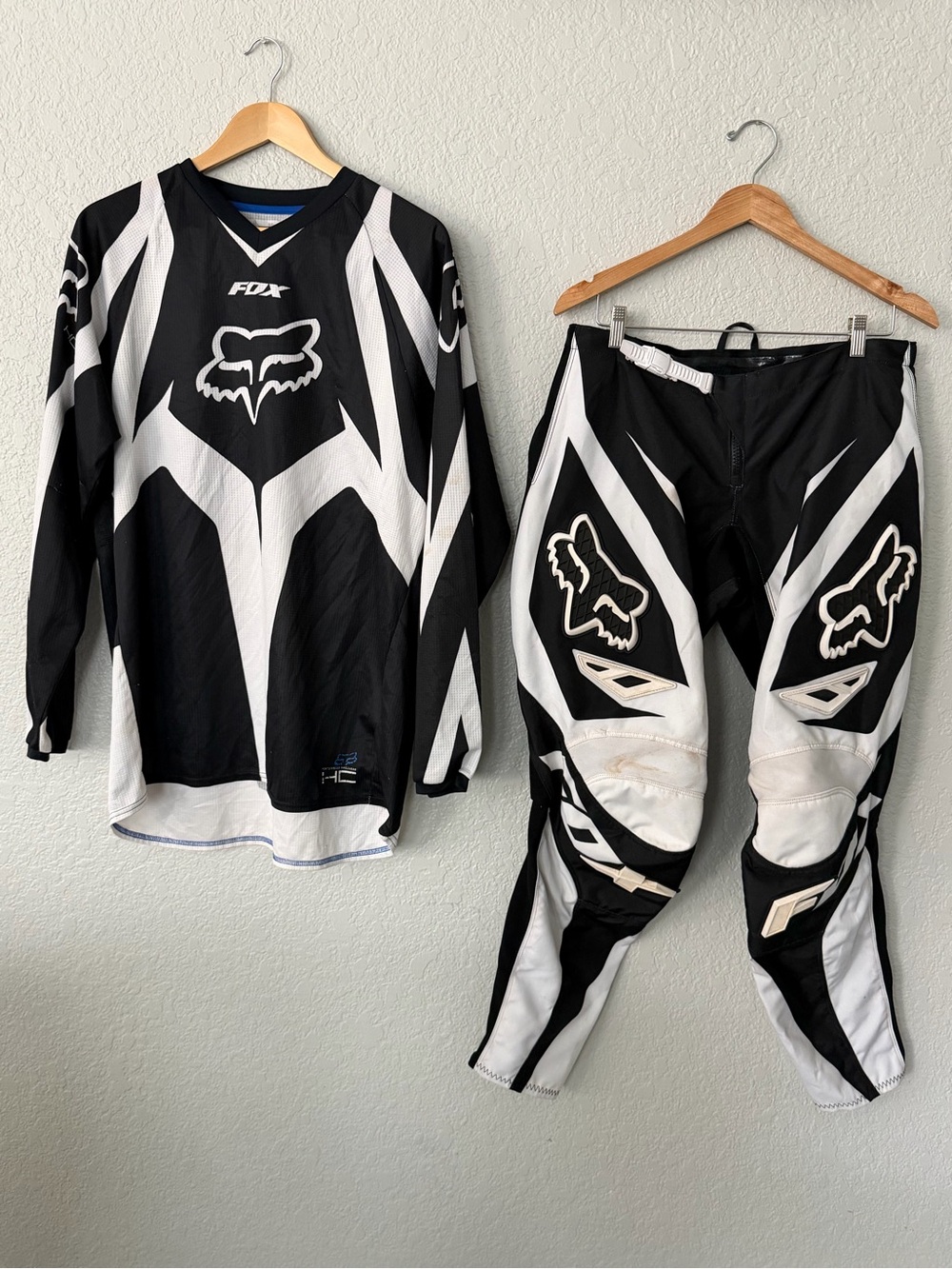 Fox Motocross Black and White Men's Riding Set + Socks size 36 pants L shirt